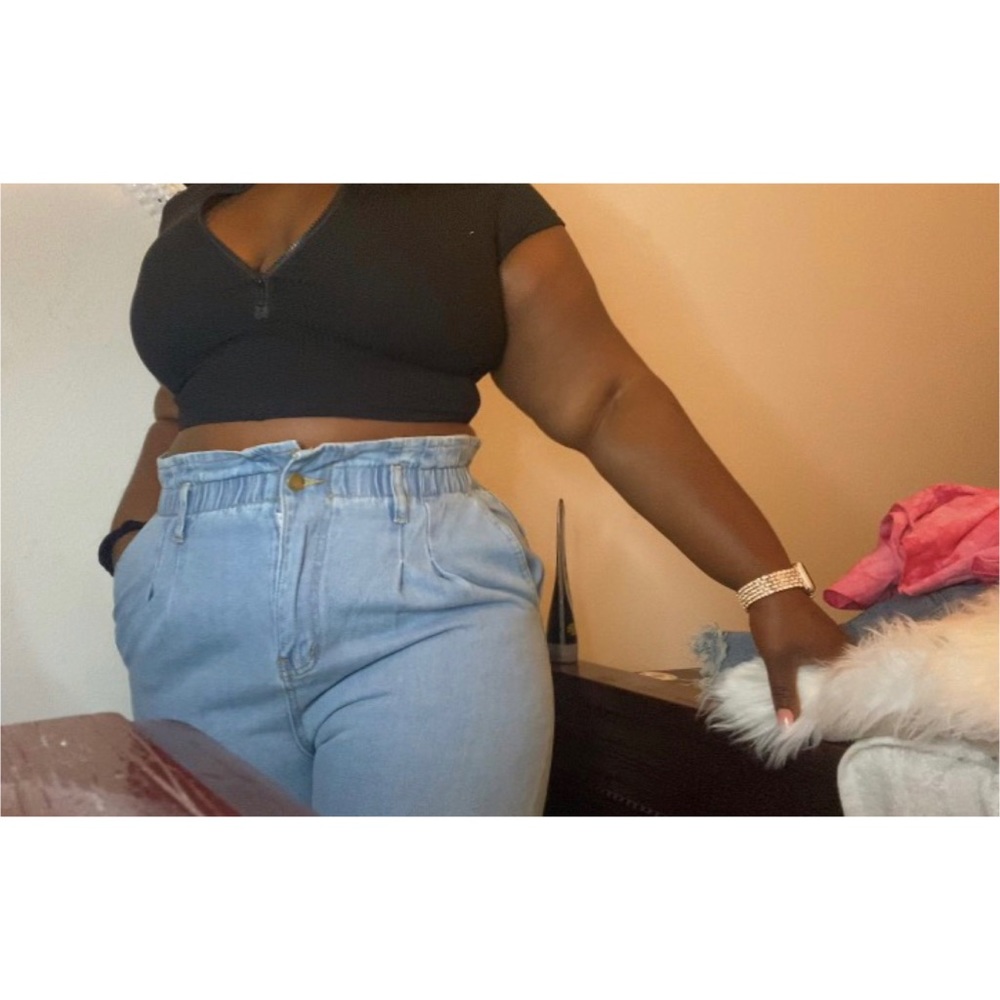 Plus Sized, Ruffle Waist Cropped Jeans
